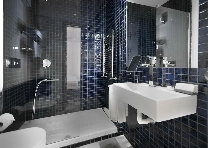 Battista Srl לינה וארוחת בוקר 4*