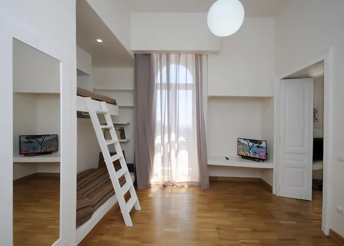 Battista Srl לינה וארוחת בוקר